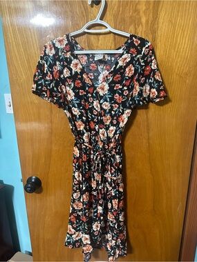 Floral V-Neck Tie-Waist Dress — Black with Red & Cream Flowers